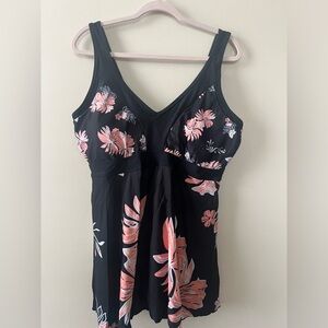 Swim dress floral tropical print women’s XXXL V-neck built in‎ shorts travel